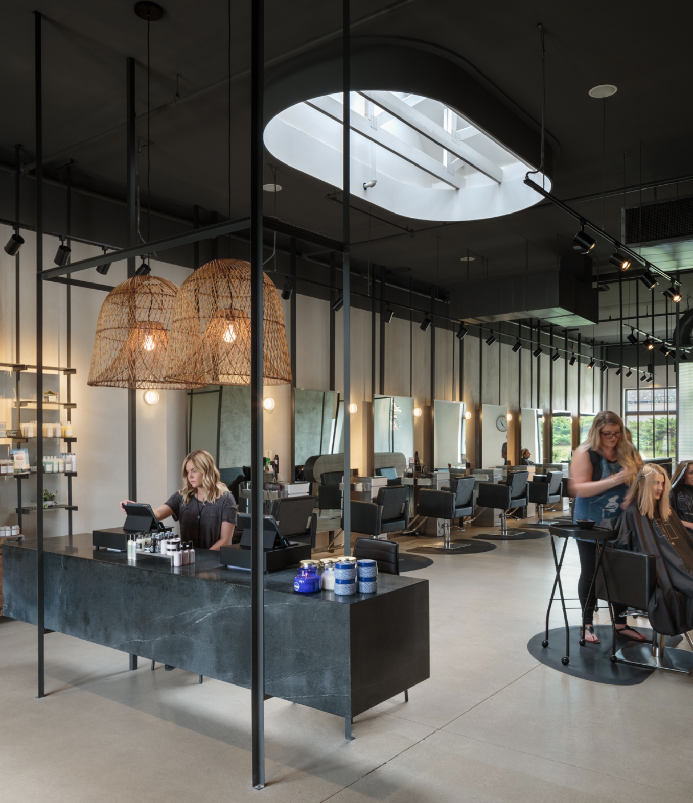 12. Mission Salon